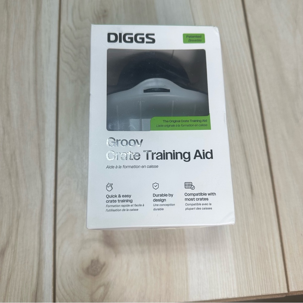 NEW Diggs Groov Crate Training Aid - Navy Blue - Puppy Enrichment Lick Toy Dogs - Picture 2 of 6